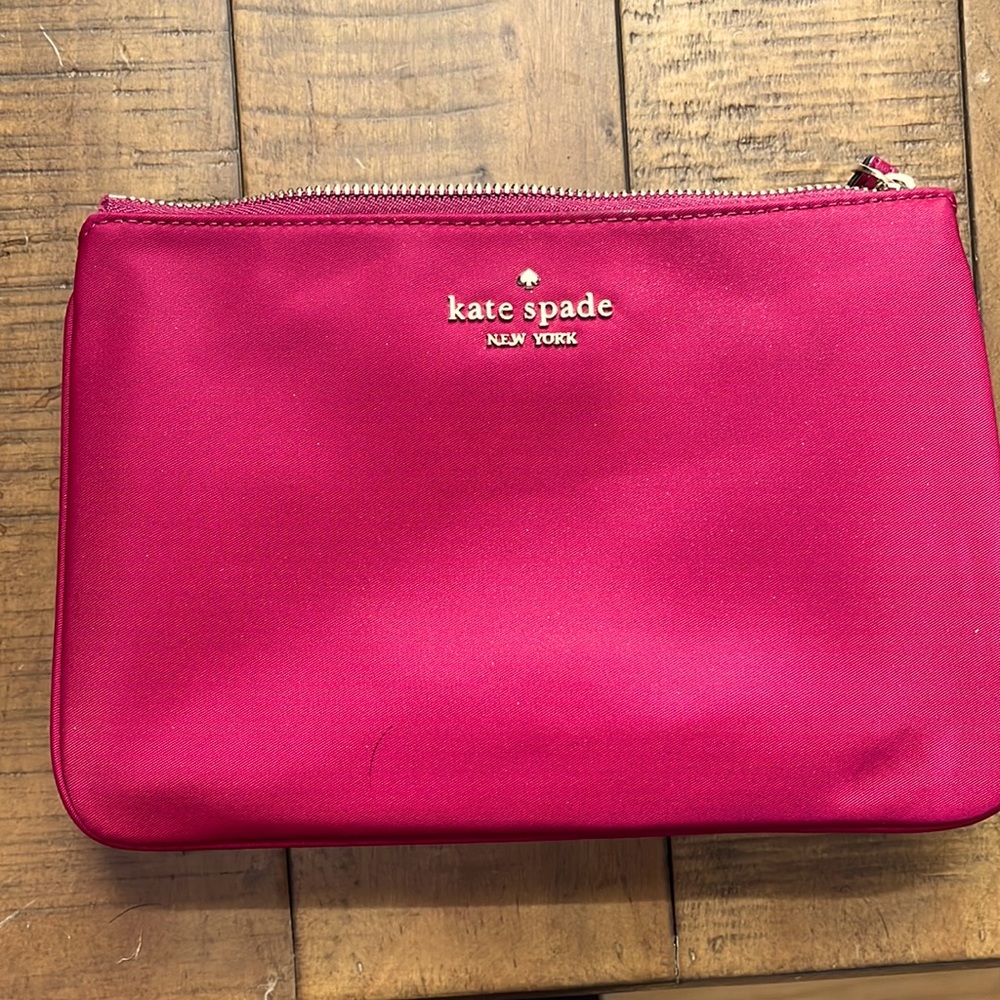 COPY - Authentic wine Kate Spade clutch in nylon, never used, with leather wris…